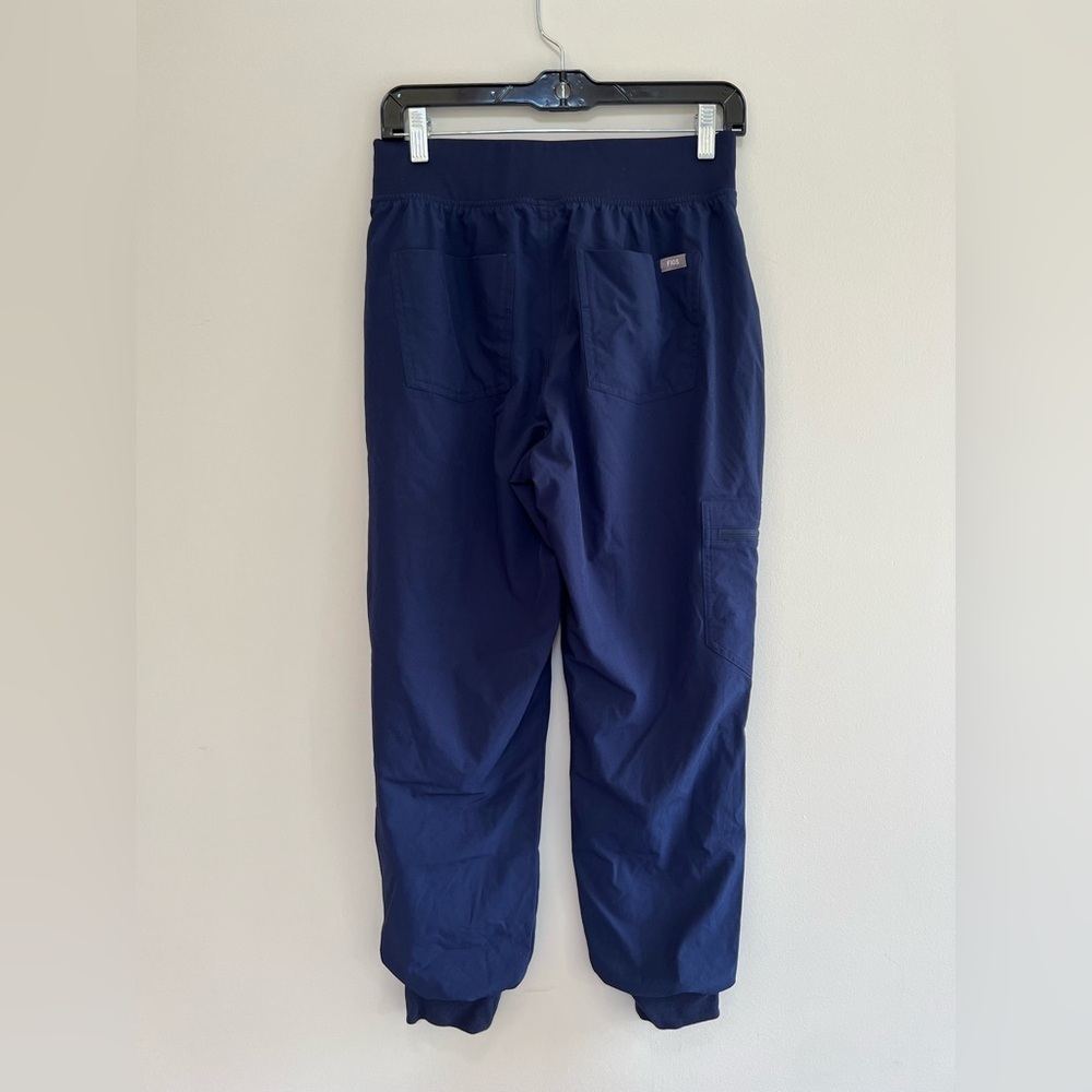 FIGS Zamora FREEx Lined Jogger Scrub Pants in Navy Blue, size S/P - Picture 2 of 10